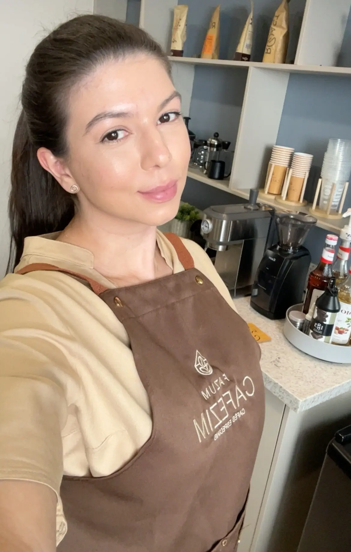 Ju, proprietária do FazUmCafezim